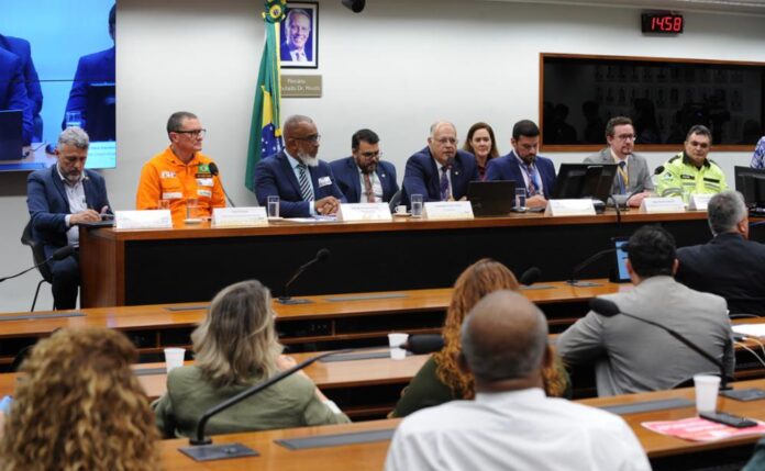 Foto audiência pública PLP 42/2003